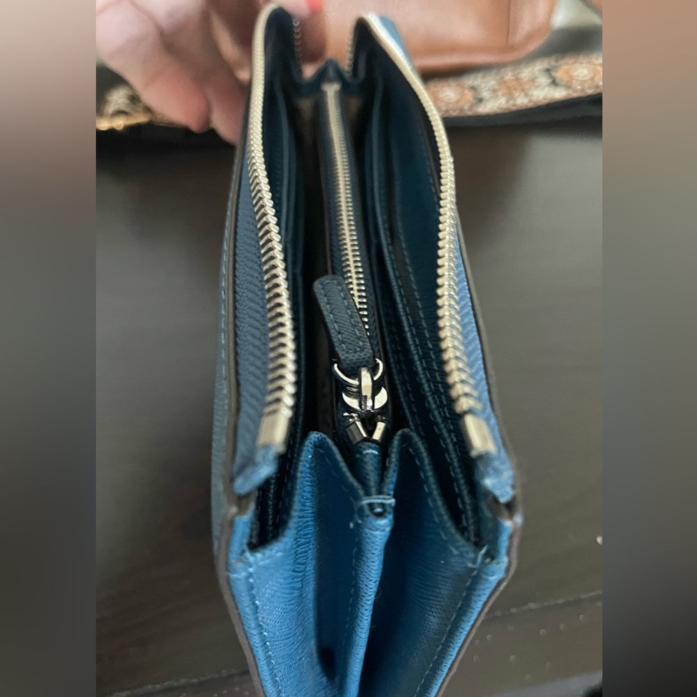 Michael Kors -Blue Leather Wallet large capacity will hold a phone! - Picture 6 of 13